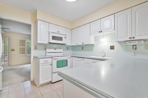 1673 Executive Park Ln, Atlanta GA  30329-3132 exterior