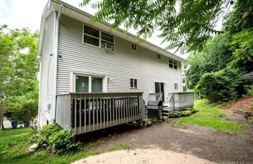 514 Waterville St, Waterbury, CT 06710-1324