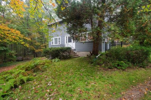 30 Windsor Dr, Amherst, NH 03031-2103
