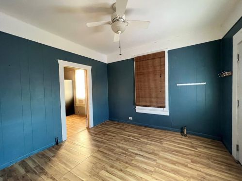 1214 42nd St, Galveston, TX 77550-3935