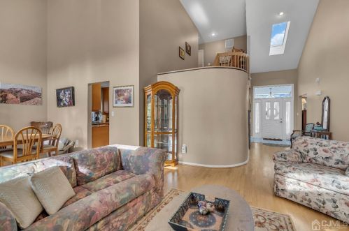 40 Lavender Dr, Princeton NJ  08540-9448 exterior