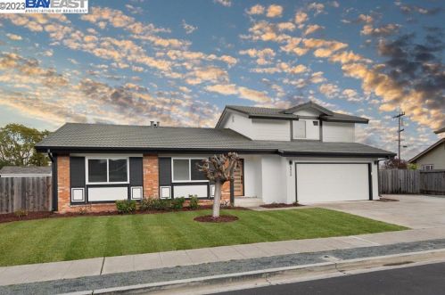 8456 Wicklow Ln, Pleasanton, CA 94568-1144