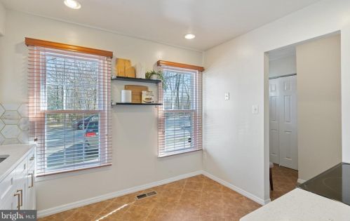 7716 Groveland Heights Ct, Springfield VA  22153-2255 exterior