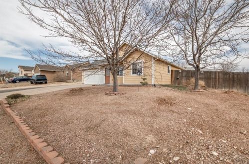 946 Palomar Dr, Pueblo CO  81007-2641 exterior