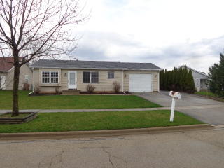 2405 Glen Cir, Sycamore IL  60178-2841 exterior