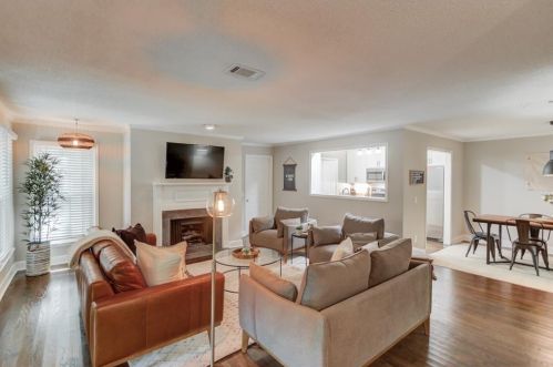 1000 Camden Ct, Atlanta GA  30327-4276 exterior