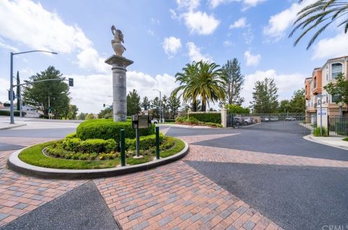 1035 Stresa Way, Anaheim CA  92808-2432 exterior