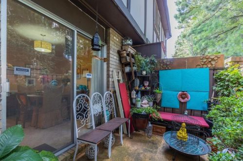 1423 Brixton Cir, Stone Mountain, GA 30083-1208