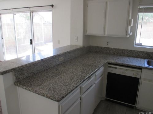 748 Avenue, Lancaster, CA 93534-7428