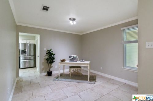 12215 Arrowwood Dr, Austin TX  78727-5803 exterior