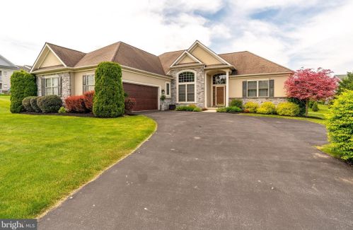 489 Stone Creek Rd, Lancaster, PA 17603-9038