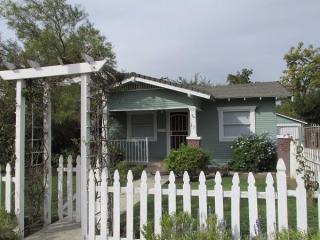 15 Olive Ave, Fresno, CA 93728-3033