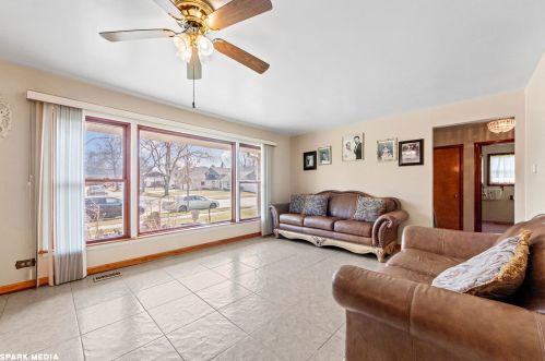 1310 Campbell St, Arlington Hts IL  60005-1611 exterior