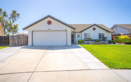 1631 Berkeley Dr, Los Banos, CA 93635-9567