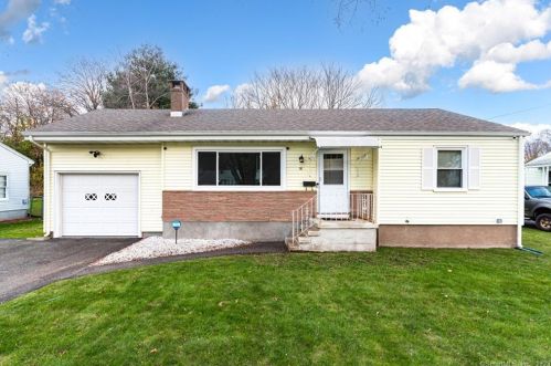76 Berkeley Rd, Middletown, CT 06457-4107