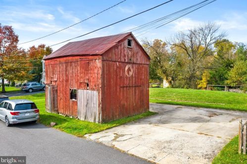 5835 Broad St, Trenton NJ  08620-9508 exterior