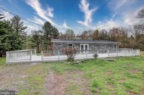 11133 Edwards Farm Ln, Purcellville, VA 20132-1909