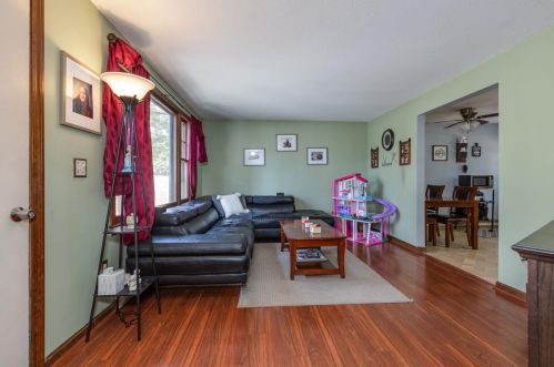 16 Midridge Cir, Londonderry, NH 03053-3348