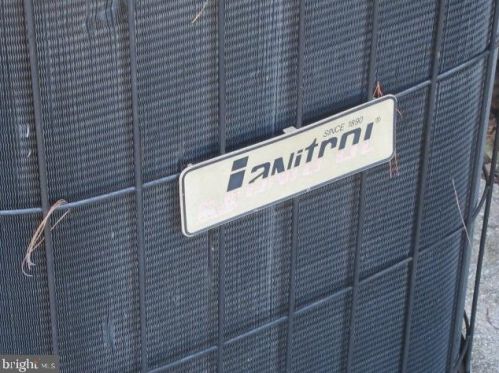 320 Middle St, Hanover PA 17331-3746 exterior