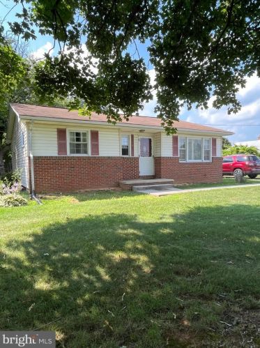 7028 Woodbine Rd, Woodbine, MD 21797-8918