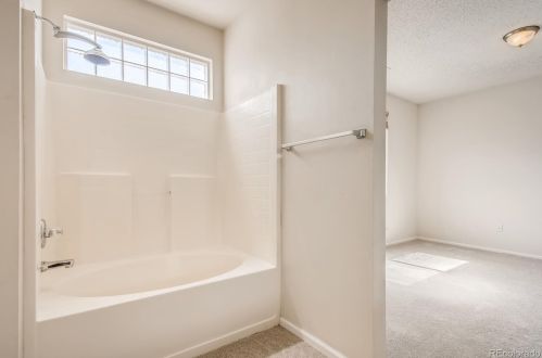 19494 58 Pl, Denver CO 80019-2027 exterior