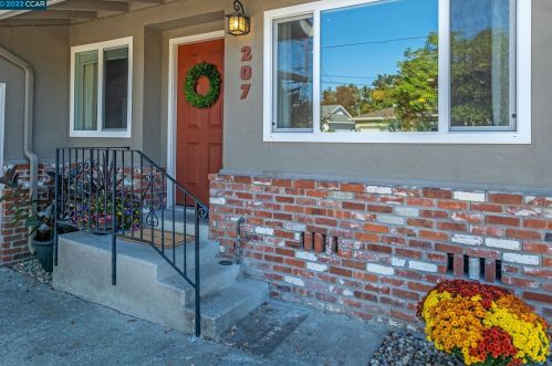 207 Barbara Ct, Concord, CA 94523-4307