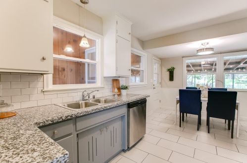 2445 Aglen St, Saint Paul MN  55113-3309 exterior