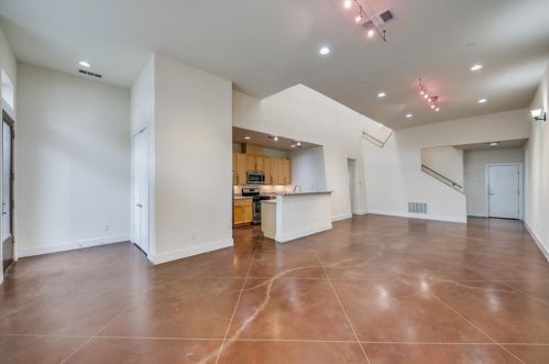 3705 Commerce St, Dallas TX  75226-1738 exterior