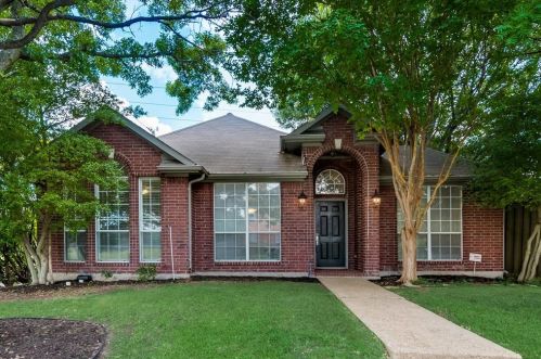 4007 Briarbend Rd, Dallas, TX 75287-3902