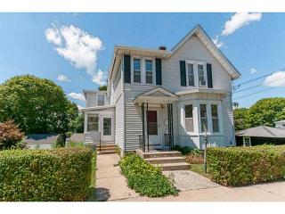 40 Summer St, Westerly, RI 02891-2239