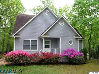 27 Woodlawn Dr, Bybee, VA 22963-2728