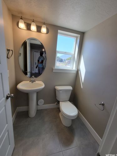 216 200, Woodland Hills UT 84653-8400 exterior