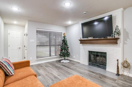 5725 Cancun Dr, Fort Worth TX  exterior