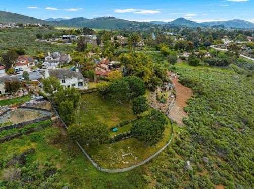 3477 Sitio Borde, Carlsbad, CA 92009-8926