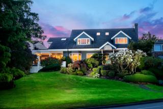 1516 Magnolia Blvd, Seattle, WA 98199-3923