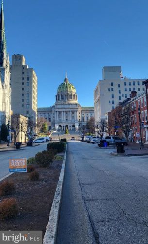 205 State St, Harrisburg, PA 17101-1131