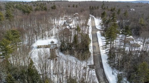 45 Cinnamon Dr, Goffstown, NH 03045-2929