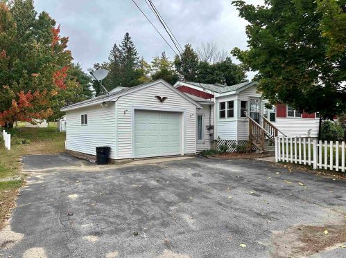 20 Barnes Ave, Alton, NH 03809-4616
