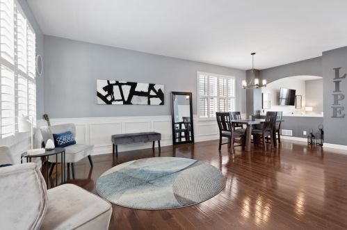 1331 Deer Pointe Dr, South Elgin, IL 60177-1344