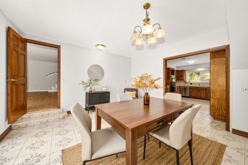 231 Sleepy Holw Dr, Glendale CA 91206-4727 exterior