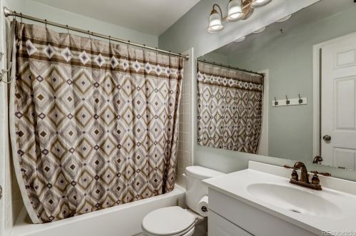 16582 Louisiana Dr, Aurora CO 80012-7772 exterior