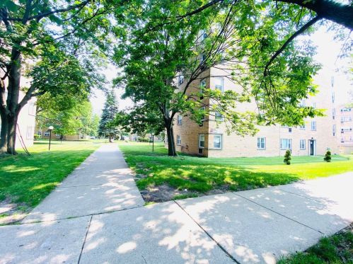 2035 Granville Ave, Chicago IL  60659-3011 exterior