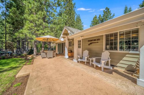 1047 Peninsula Dr, Peninsula Village, CA 96137-9583