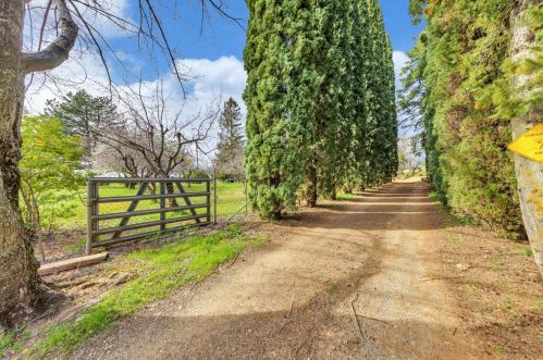 8717 Memory Ln, Auburn, CA 95603-7343