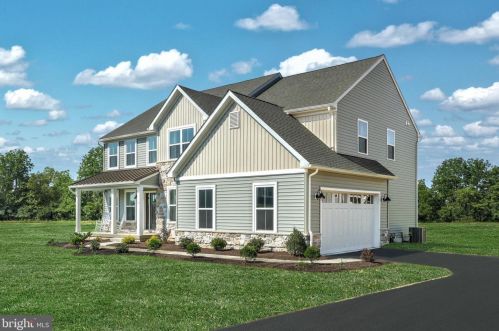 4065 Country Dr, York, PA 17315-3523