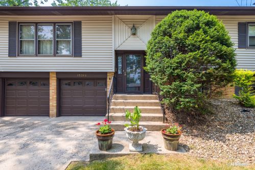 15312 Orogrande Dr, Oak Forest, IL 60452-1736