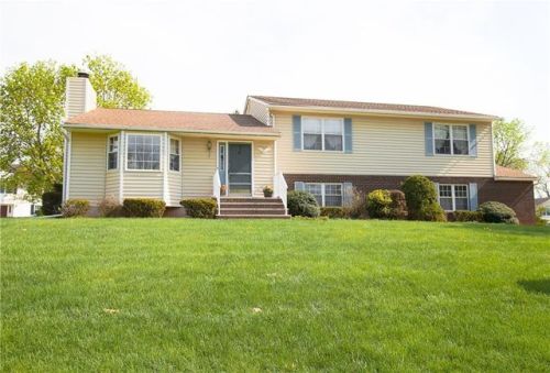 2 Bennington Pl, Piscataway, NJ 08854-5701