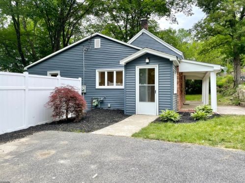 277 Macopin Rd, Bloomingdale, NJ 07403-1002