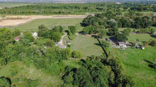 2440 Nail St, Fresno, TX 77545-7686