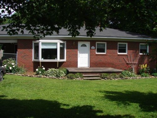 5688 Edgar Rd, High Point, NC 27263-8104